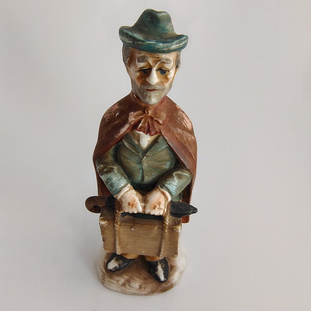 Giftful Norleans Por celain Japaneseful Figurine Old Man with Luggage